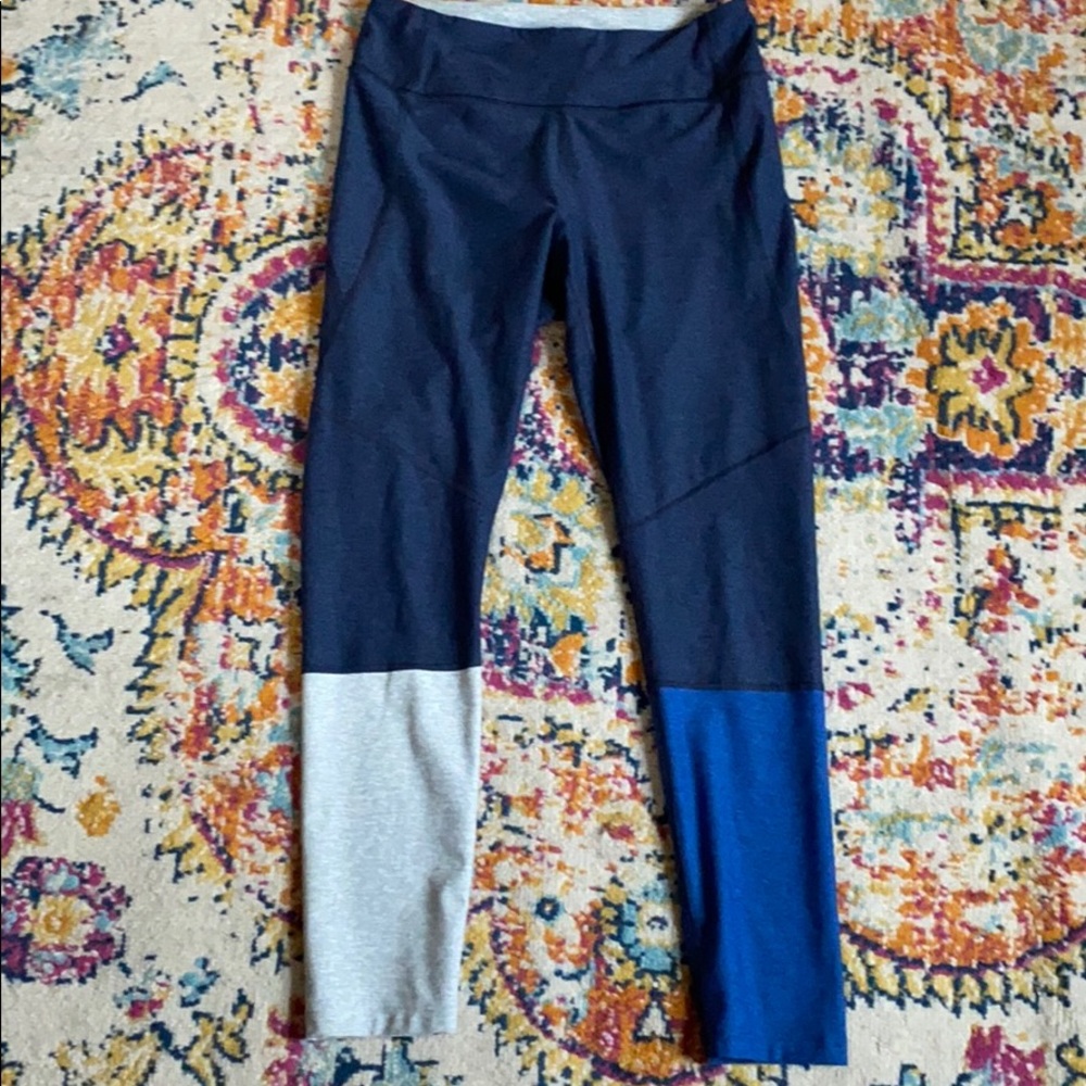 Outdoor voices 7/8 Dipped Leggings